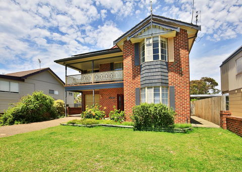The Crescent - Pet Friendly - 1 Min To Beach - Accommodation Georgetown 1