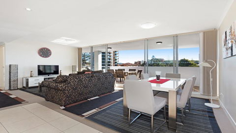 The Crest 201 - Forster CBD! - Accommodation Georgetown 1