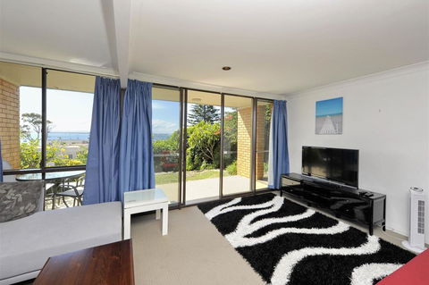 The Crest Unit 5 - Shoal Bay - Accommodation Georgetown 2