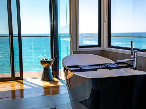 THE DECK HOUSE - A WYE RIVER ICON - Accommodation Georgetown 2