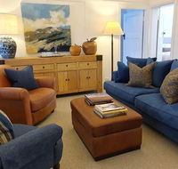 The Dewhurst - Sophisticated Entire CBD Apartment - Accommodation Georgetown