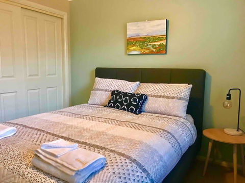 The Entertainer - Downtown Orange, Sleeps 11 - Accommodation Georgetown 2