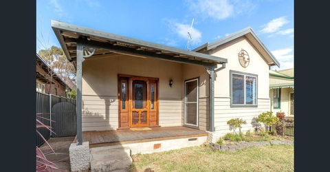 The Entertainer - Downtown Orange, Sleeps 11 - Accommodation Georgetown 1