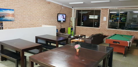 The Entrance Backpackers - Accommodation Georgetown 2