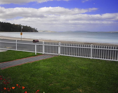 The Esplanade Kingston Beachfront - Accommodation Georgetown 0