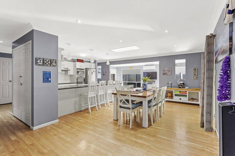 The Family Entertainer In The Heart Of Corlette! - Accommodation Georgetown 2