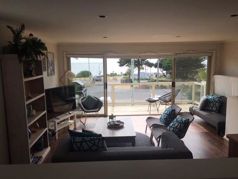 The Esplanade Holiday Home - Accommodation Georgetown 2