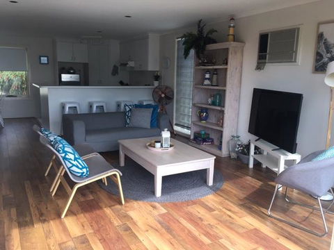 The Esplanade Holiday Home - Accommodation Georgetown 3