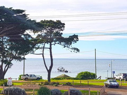 The Esplanade Holiday Home - Accommodation Georgetown 0