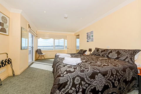 The Esplanade Kingston Beachfront - Accommodation Georgetown 1