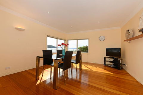 The Esplanade Kingston Beachfront - Accommodation Georgetown 2