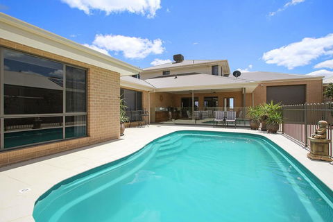 The Grand Holiday House - Accommodation Georgetown 0