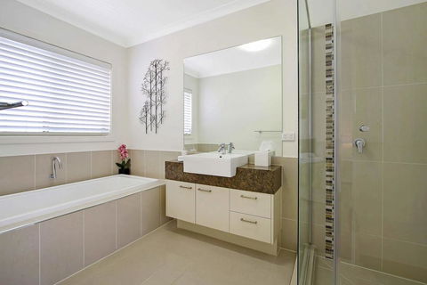 The Grand Holiday House - Accommodation Georgetown 2