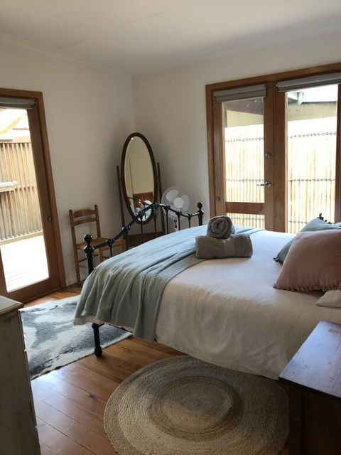 The Green Room Wattle Glen - Accommodation Georgetown 2