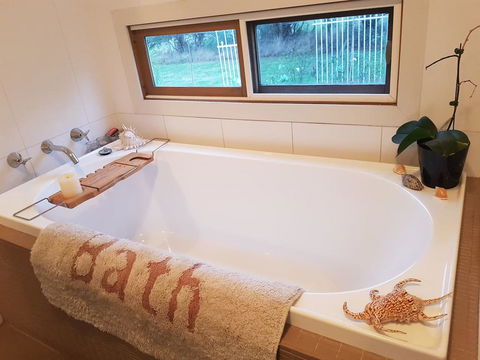 The Gurdies Room With Amazing Sunset Views - Accommodation Georgetown 2
