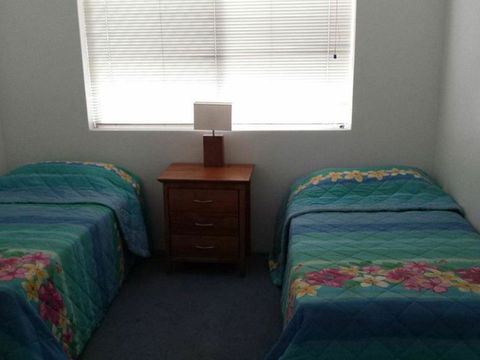The Headlands 10 - 2 BDRM Apt Across From Alex Beach - Accommodation Georgetown 1