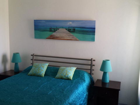 The Headlands 10 - 2 BDRM Apt Across From Alex Beach - Accommodation Georgetown 3