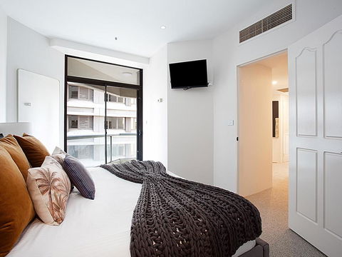 THE HYDEAWAY-LUXE HYDE PARK CITY APARTMENT-hosted By LAbode Accommodation - Accommodation Georgetown 3