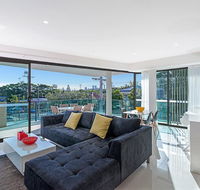The Princess of Bulimba - Executive 3BR Bulimba Apartment with Large Balcony Next to Oxford St - Accommodation Georgetown