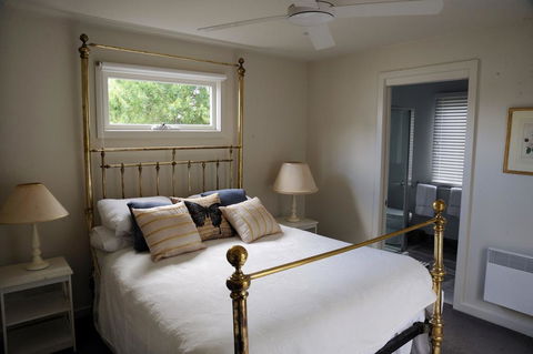 The Red Feather Inn - Accommodation Georgetown 0