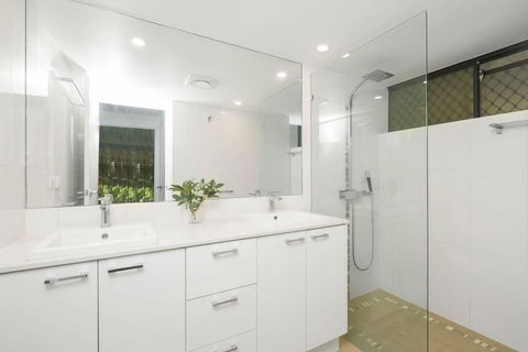 The Rocks Resort, Unit GA - Accommodation Georgetown 2