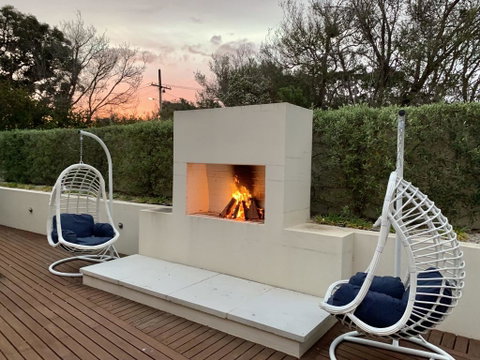 The Sanctuary: Stunning. Hot Tub Spa + Linen - Accommodation Georgetown 2