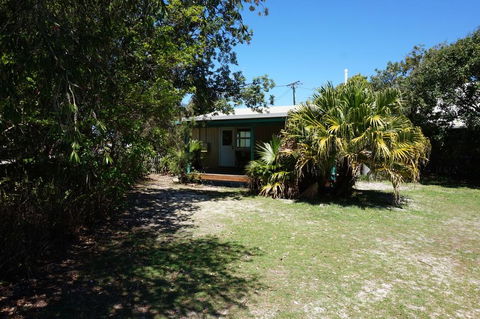 The Shack - Rainbow Beach, The Ultimate Beach Shack, 200m To Beach - Accommodation Georgetown 3