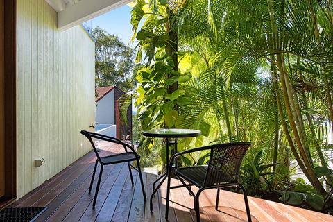 THE VIEW, TUGUN - 4 Bedrooms - Sea Views - Private Heated Pool - Accommodation Georgetown 3