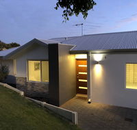 Three Bedroom Two Bathroom Family Home - Accommodation Georgetown