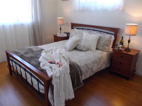 Tinaroo Sunset Retreat - Accommodation Georgetown 3