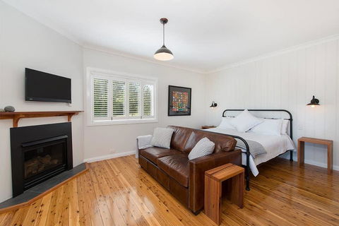 Toms Cottage - Wilgowrah -A Country Escape - Accommodation Georgetown 1