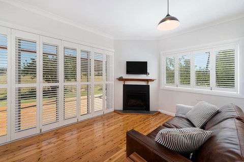 Toms Cottage - Wilgowrah -A Country Escape - Accommodation Georgetown 2