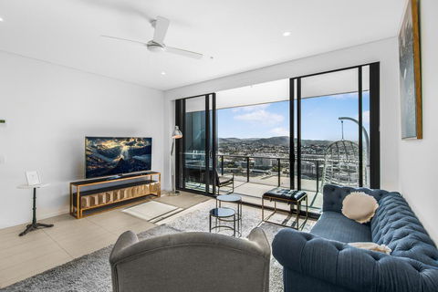 Top Floor 3 Bed Apartment With Million Dollar Views - Accommodation Georgetown 0