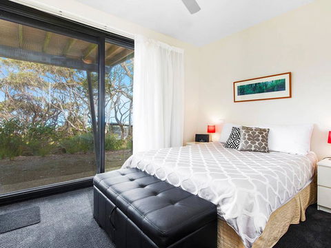 TREETOPS TERRACE 12 - A Luxury Skenes Creek Villa - Accommodation Georgetown 3