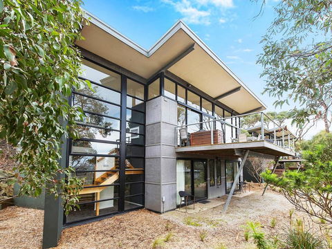 TREETOPS TERRACE 12 - A Luxury Skenes Creek Villa - Accommodation Georgetown 0