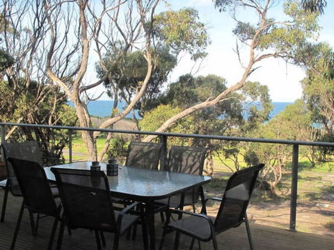 TREETOPS TERRACE 12 - A Luxury Skenes Creek Villa - Accommodation Georgetown 2