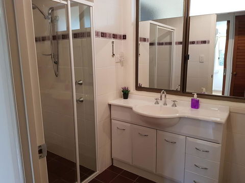 Tropical Coast Retreat - Pet Friendly - Accommodation Georgetown 2