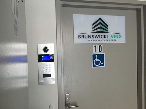 U201 Brunswick Living Brand New Deluxe Balcony Upper Floor Apartment Close To Airport And CBD - Accommodation Georgetown 3