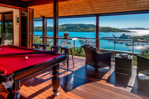 Uisce Luxury Holiday House With Jacuzzi Pool Table Cinema Premium Foxtel And Two Buggies - Accommodation Georgetown 0