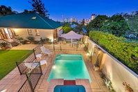 Ultimate Family Home - 3 Bedroom Lux Retreat with Private Pool Spa and Incredible Views