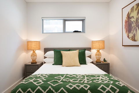 Ultra Modern Studio Suite With Balcony Near Shops - Accommodation Georgetown 3