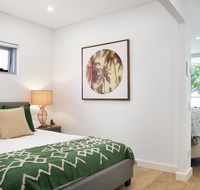 Ultra Modern Studio Suite with Balcony Near Shops - Accommodation Georgetown