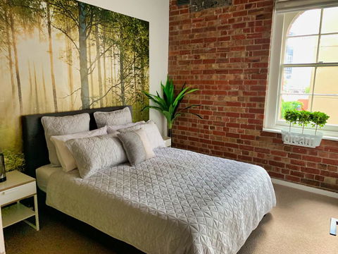 Ultra-chic Top Floor New York Style Loft Apartment - Accommodation Georgetown 3