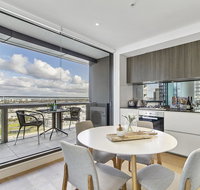 Ultra-Modern Luxury With Views At Kai Waterfront - Accommodation Georgetown