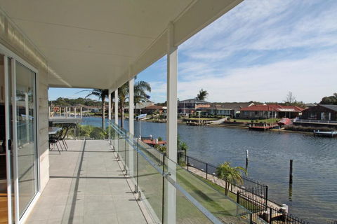 Unbeatable Waterfront Location - Accommodation Georgetown 1