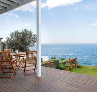 Unbelievable Clifftop Townhouse with Ocean Views - Accommodation Georgetown