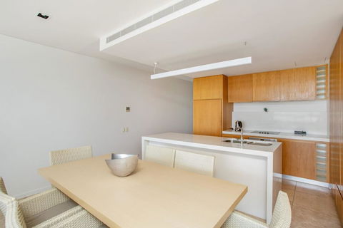 Unit 101 Plantation Resort - Rainbow Beach, Plantation Resort, Second Floor, Aircon, Pool, Spa - Accommodation Georgetown 2
