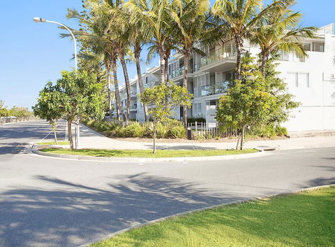 Unit 101 Plantation Resort - Rainbow Beach, Plantation Resort, Second Floor, Aircon, Pool, Spa - Accommodation Georgetown 0