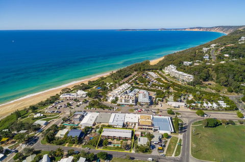 Unit 5 Rainbow Surf - Modern, Double Storey Townhouse With Large Shared Pool, Close To Beach And Shop - Accommodation Georgetown 1