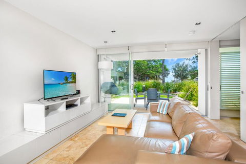 Unit 8 Plantation Resort - Rainbow Beach, Plantation Resort, Air Conditioned, Pool And Outdoor Spa - Accommodation Georgetown 3
